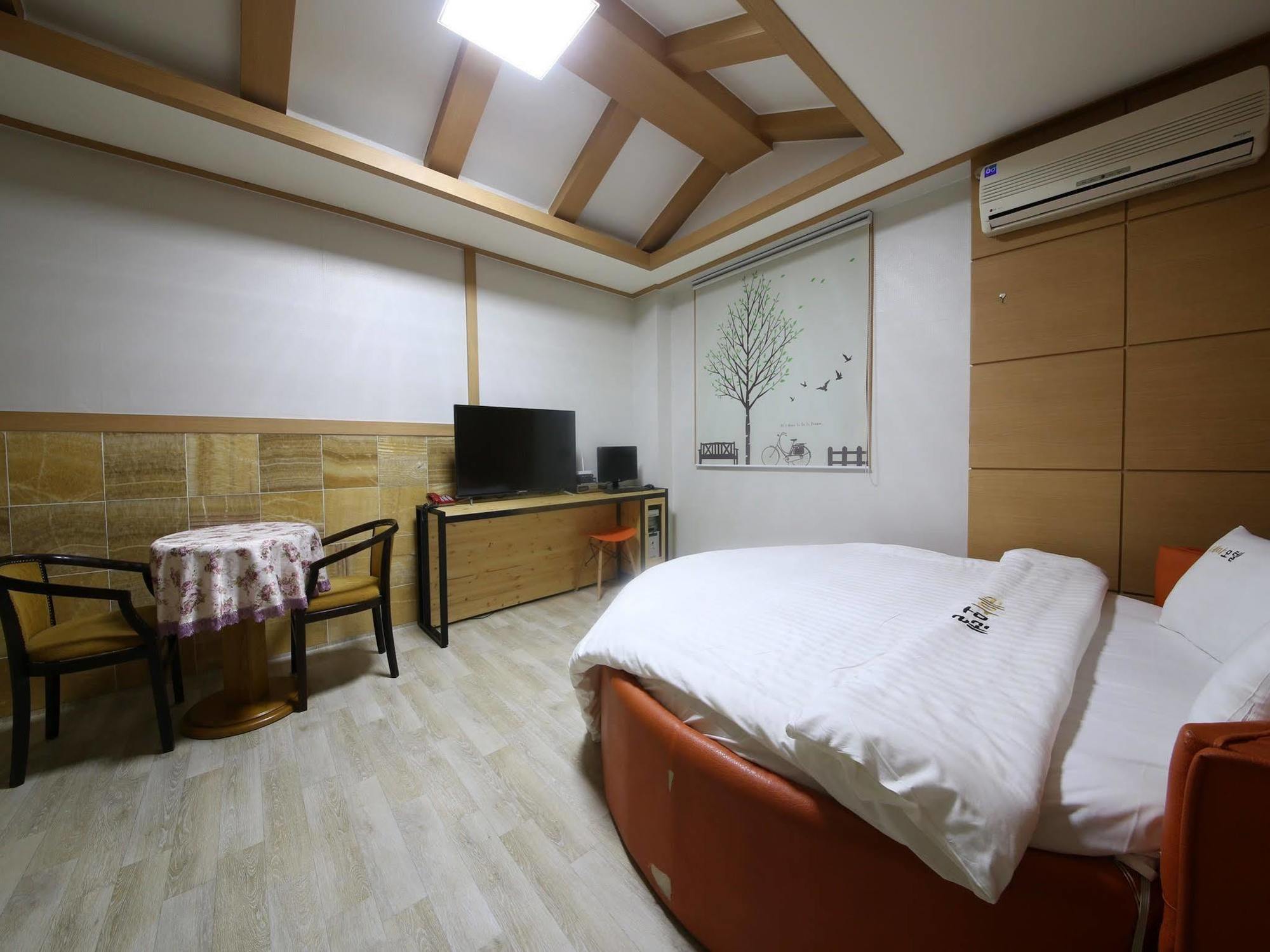 Theme Motel Mokpo Exterior foto