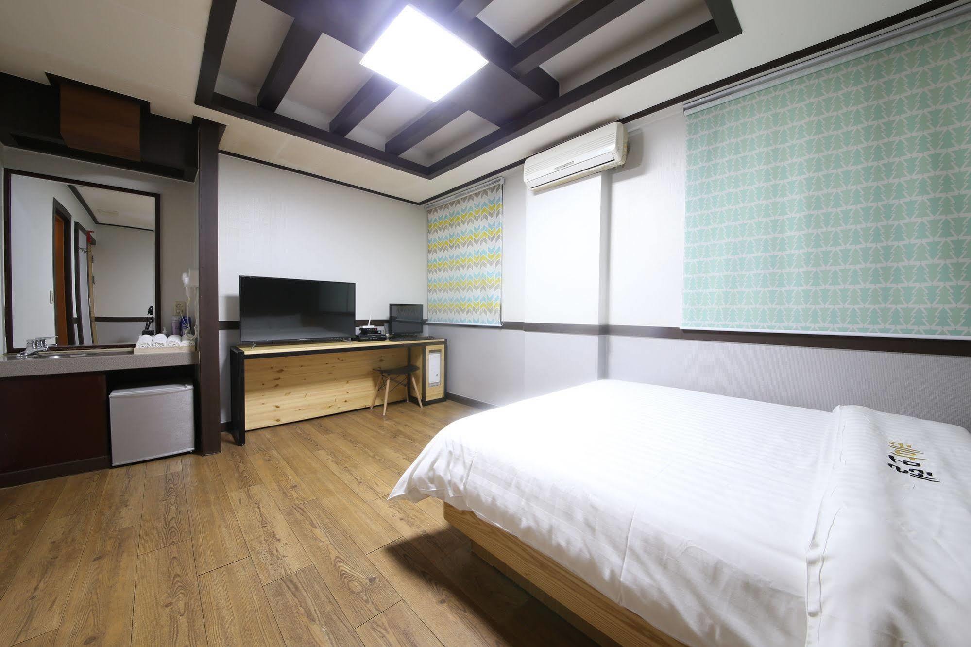 Theme Motel Mokpo Exterior foto