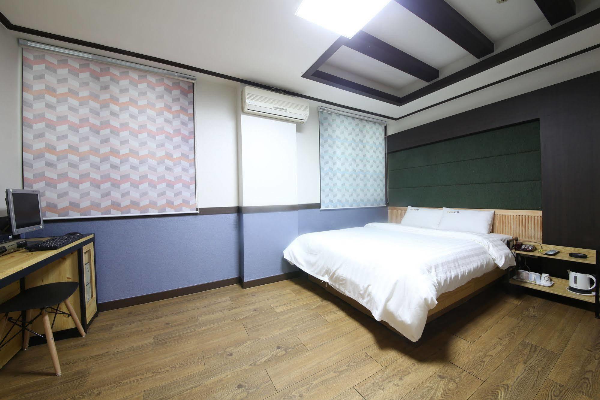 Theme Motel Mokpo Exterior foto